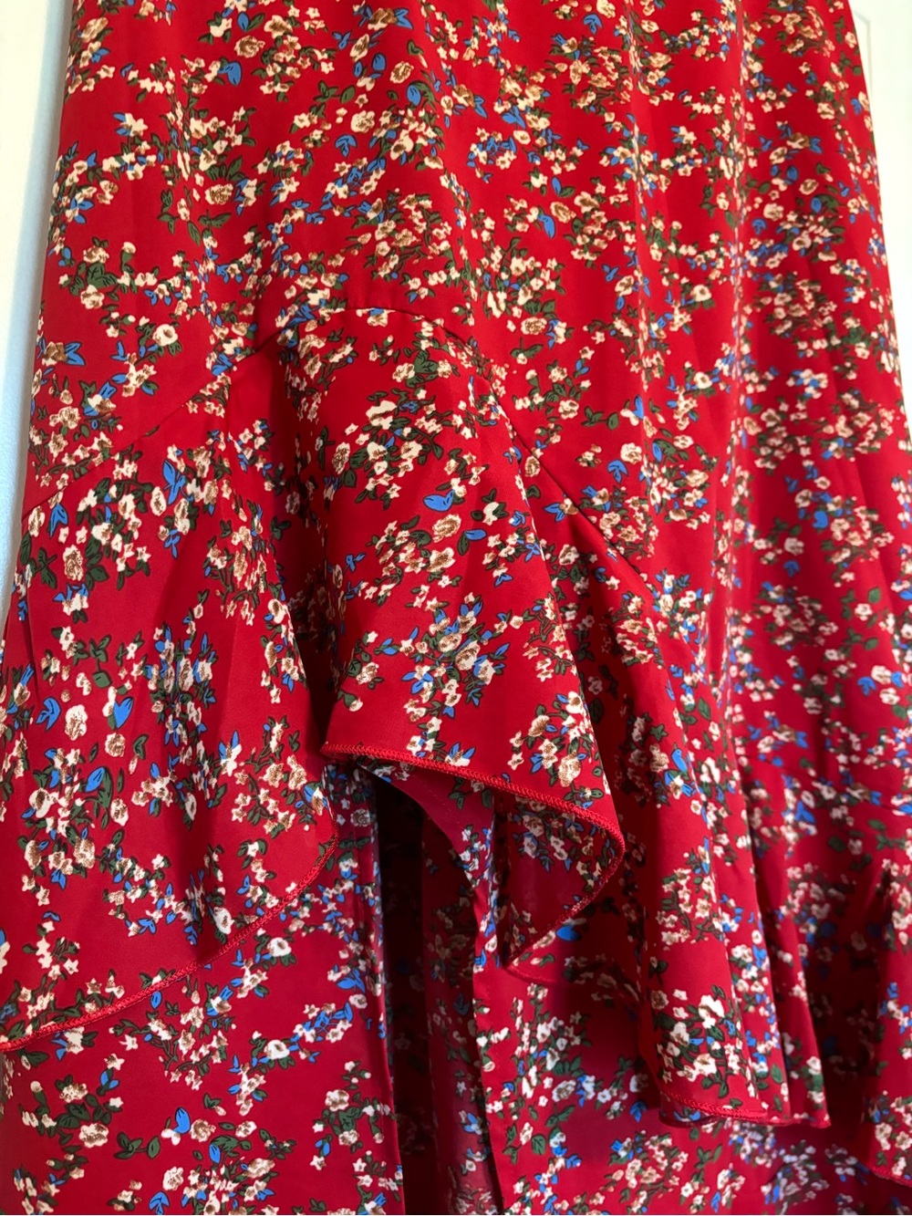 Amazon Red Floral High-Low Ruffle Skirt - Picture 2 of 8